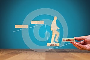 Crisis manager helps to growth after crisis