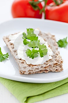Crispbread with quark and parsley