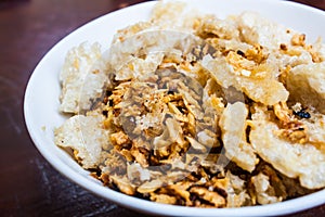 Crispy Pork Rind Fry with Garlic and Salt