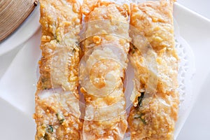 Crispy spring roll stuffed made with prawn and pork