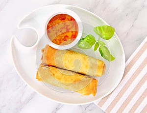 Crispy vegetable spring rolls with sweet chilli sauce