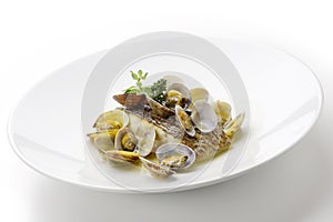 Croaker fillet braised with clams and broth of smoked the