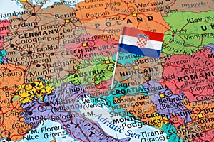 Chorvatská vlajka na mapě světa