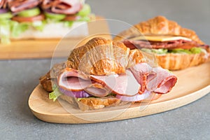 croissant sandwich ham