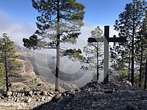 Cross around Riscos de Tirajana