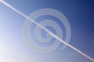 Cross traces of planes in the sky