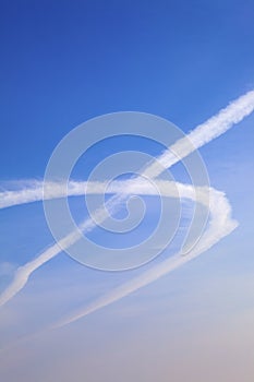 Cross traces of planes in the sky