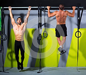 Crossfit toes to bar men pull-ups 2 bars workout