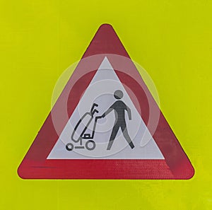 Crossing golfers warning sign.