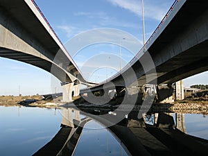 Crossing highway traffic viaducts