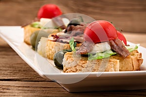 Crostini vith mozzarella cheese