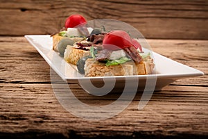 Crostini vith mozzarella cheese