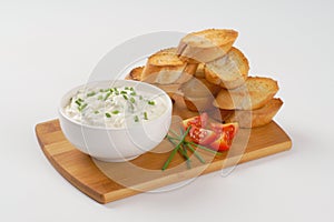 Croutons and chives spread