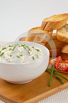 Croutons and chives spread