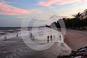 The crowd on the beach