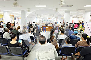 The crowd is waiting in the Asian hospital.