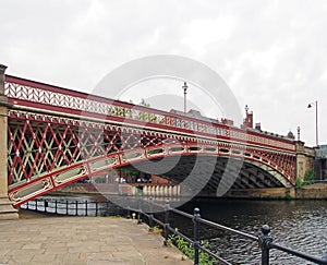 Crown point bridge crossing the river aire in leeds a single span fretted cast iron construction opened in 1842 taken from the photo
