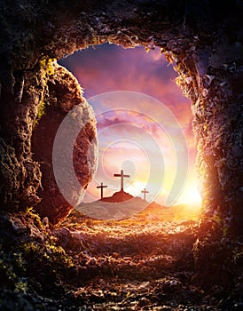 Crucifixión a Resurrección de cristo vacío tumba 