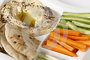 Crudites and hummus dip