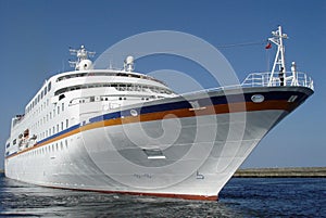 Cruise Boat 1