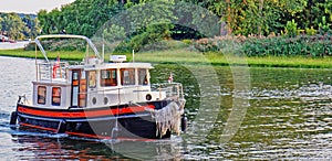 Cruise boat  arriving for Waterford Tugboat Roundup