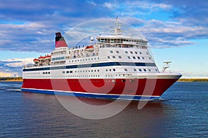 Cruise liner photo