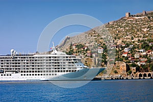 Cruise liner