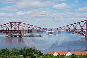 Cruise Liner in Forth