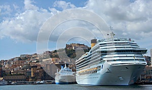 Cruise ship in the gulf of Naples