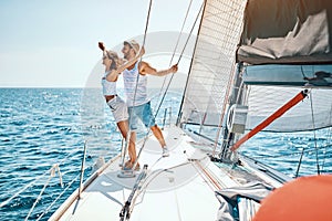 Cruise ship holiday travel vacation - couple enjoying in cruise