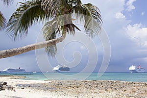 Cruise Ships in Grand Cayman