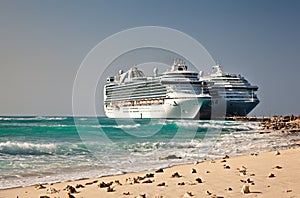 Cruise Ships in Grand Turk Islands photo