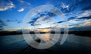 Cruiser in Hangang River Seoul