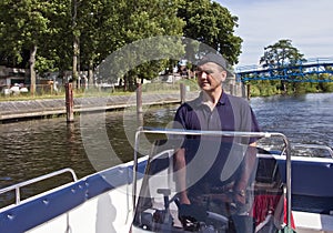 Cruising in motorboat