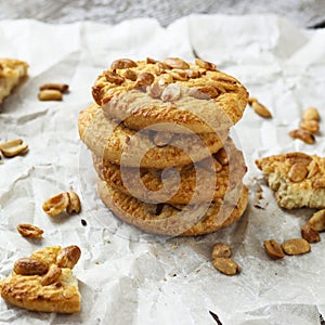 Crunchy cookies with peanut