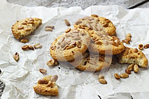 Crunchy cookies with peanut