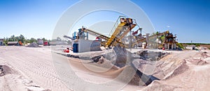 Crushing machinery, cone type rock crusher, conveying crushed gr