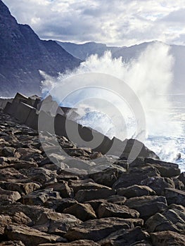 Crushing waves