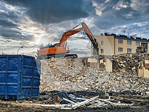 Crushing It: Yellow Excavator Crushes Armored Concrete Plates and Beams with Ease