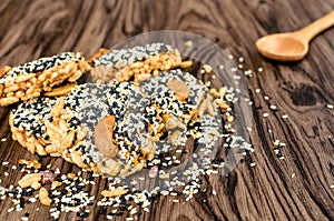 Crust Rice with White Sesame