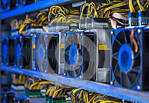 Cryptocurrency equipment mining