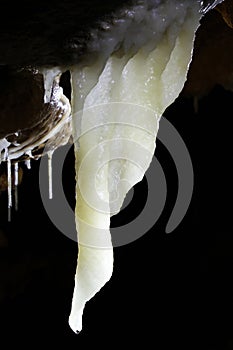 Crystal Clear Cave Draperies