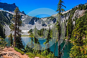 Crystal Clear Snow Lake Views, Mt Rainier National Park, Washington