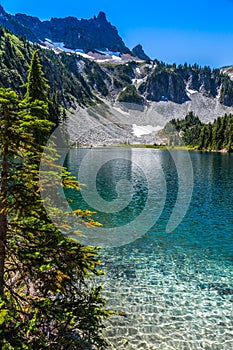 Crystal Clear Snow Lake Views, Mt Rainier National Park, Washington