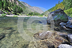 A crystal clear view of wenatchee river