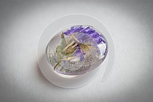 Crystal made of epoxy resin with flowers_1