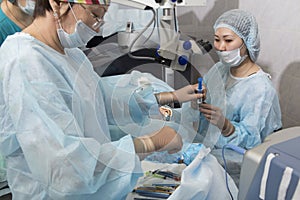 Crystalline lens replaceable surgical method