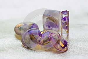 Crystals made of epoxy resin with Limonium