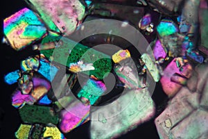 Crystals of sodium borate under the microscope