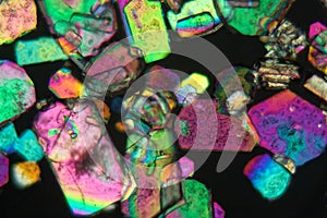 Crystals of sodium borate under the microscope